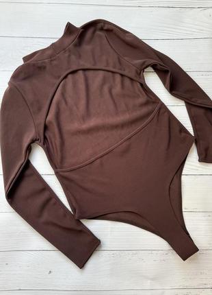 Боди с открытой спиной с рукавами