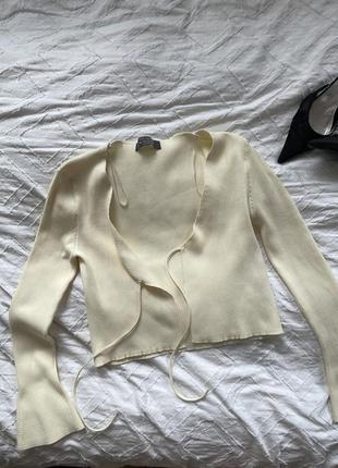 Трендова кофтинка на завʼязках