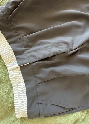 Серые трендовые брюки палаццо5 фото