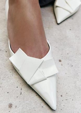 Туфлі zara, 37р. лаковані kitten heels, білі.