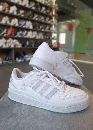 Кроссовки adidas classic sneakers