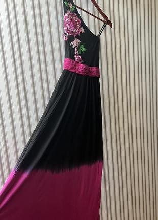 Невероятное женское вечернее коктейльное платье uttam boutique