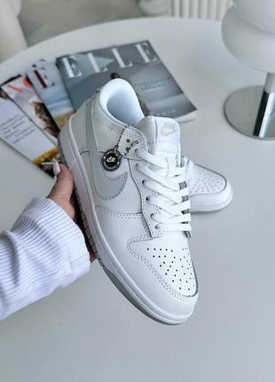 Жіночі кросівки nike dunk white platinum grey4 фото