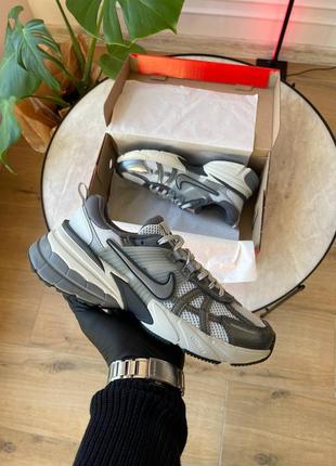 Кросівки nike v2k run pure platinum wolf grey fd0736-003