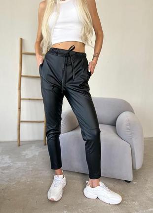 Демисезонные брюки из экокожи «richy» (тонкие)
+ большие размеры мокко и черный 42-54!!3 фото