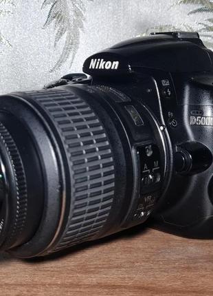 Дзеркальна фотокамера nikon d5000 + об'єктив 18-55 + сумка + карта пам'яті 64гб ідеальний стан без дефектів