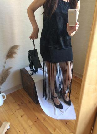 Летняя чёрная юбка миди с бахромой7 фото
