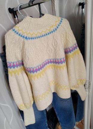 Вишукано стильний трендовий светр з об'ємними рукавами та горловиною8 фото