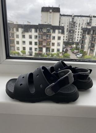 Босоножки crocs