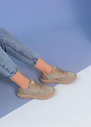 Комбинированные женские кроссовки темно-бежевого цвета6 фото