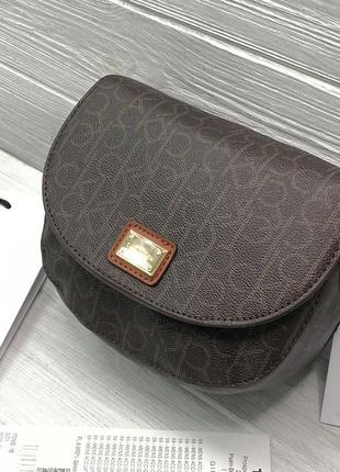 Небольшая женская сумочка на плечо ck k6071 brown