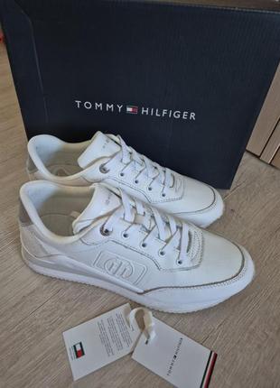 Кросівки tommy hilfiger 39р.