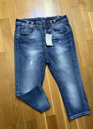 Жіночі бойфренди джинсові бриджі bershka