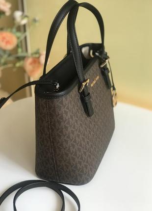 Сумка жіноча michael kors оригінал jet set travel extra-small logo top-zip tote bag коричнева в лого3 фото