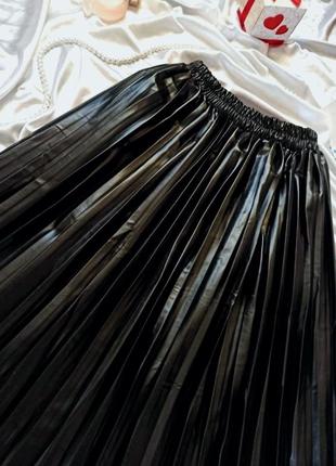 Юбка юбка плиссе из эко кожи черная / кожаная / на резинке2 фото