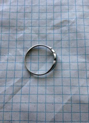 Кольцо серебряное инкрустация камнем. 17.5 -18 размер.5 фото