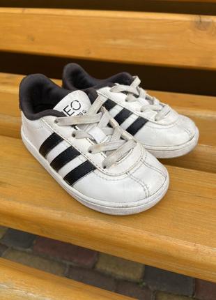 Кроссовки adidas