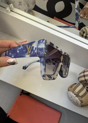 Солнцезащитные очки louis vuitton