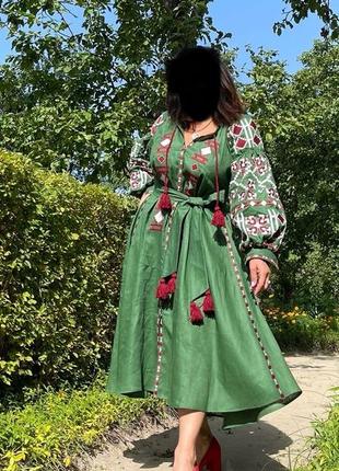 До дня вишиванки і не тільки)) вишита сукня від дизайнера