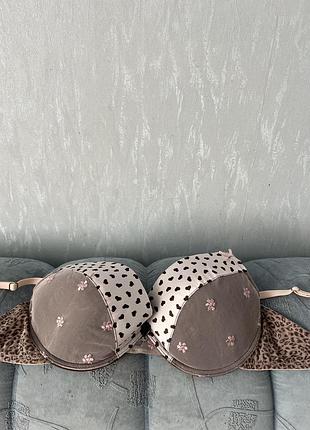 Цікавий жіночий бюстгальтер 36d