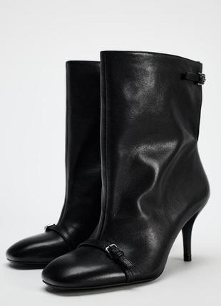 Шкіряні черевики з круглим носком zara