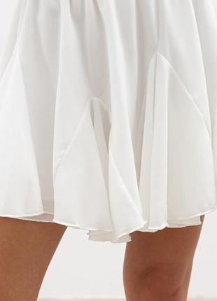 Біле плаття сукня з вирізом сонцекльош