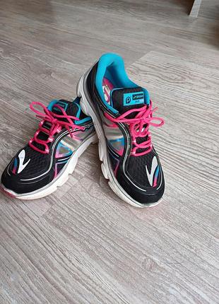 Кросівки 35 розмір 21,5 см