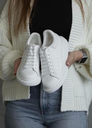 Белые кожаные кроссовки alexander mcqueen leather