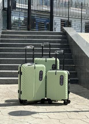 Міні ударостійка пластикова wings валіза дорожня xs на колесах польща ручна поклажа 24 l2 фото