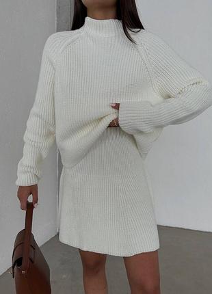 Костюм женский с юбкой