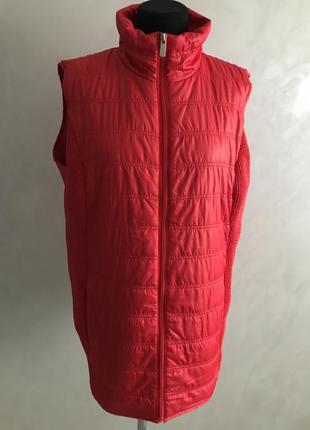 Жилетка безрукавка