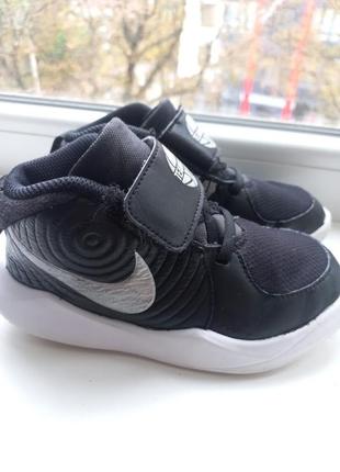 Кроссовки nike