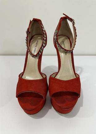 Красные замшевые босоножки на высоких каблуках со стразами камнями3 фото