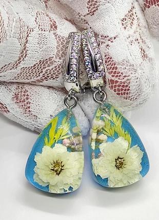 Нежные серьги с цветами внутри, трендовая бижутерия из эпоксидной смолы