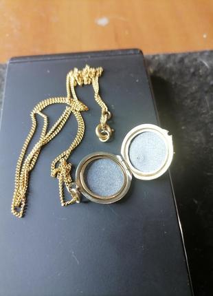 Ланцюжок із кулоном-мощитиком