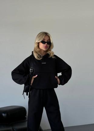 Женский спортивный костюм