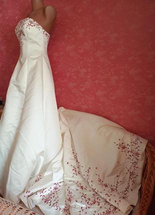Вишукана вінтажна весільна корсетна сукня, з шлейфом,з вишивкою і камінням р 42/444 фото