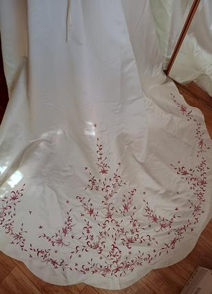 Вишукана вінтажна весільна корсетна сукня, з шлейфом,з вишивкою і камінням р 42/445 фото
