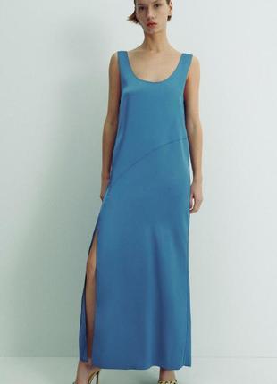Красива атласна довга сукня з круглим вирізом і широкими бретельками zara .