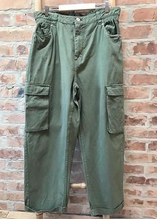 Брюки карго с накладными карманами, с подворотами внизу, размер m,можно l