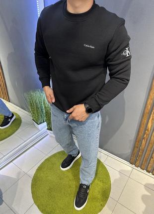 Свитшот в стиле calvin klein