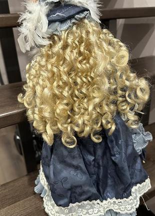 Фарфоровая винтажная кукла