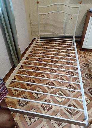 Металеве односпальне ліжко, кровать