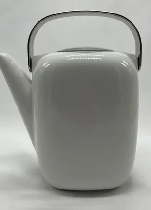 Белый чайник rosenthal studio line suomi с черной полосой,