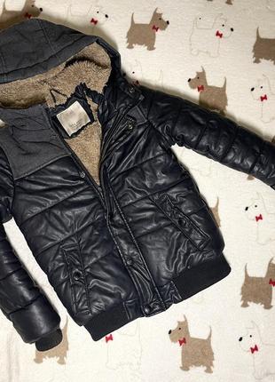 Зимняя куртка zara boys очень теплая на 6-7 г.