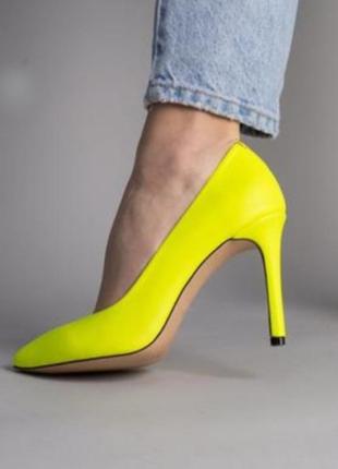 Туфли неоновые aldo 37 (23,5) но маломерят на 23