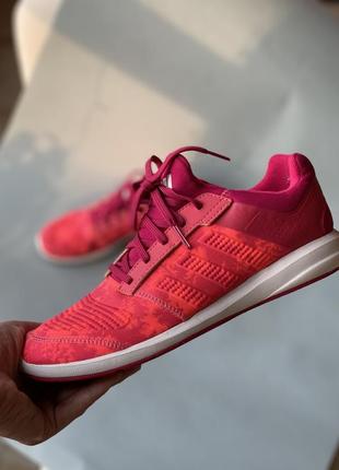 Розовые кроссовки adidas