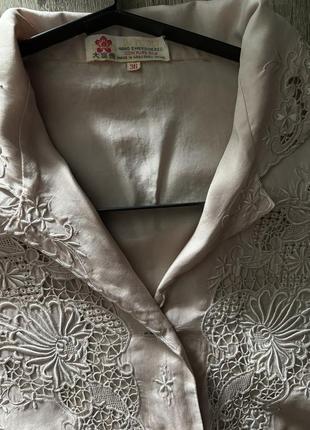Легесенька шовкова блузка з вишивкою3 фото