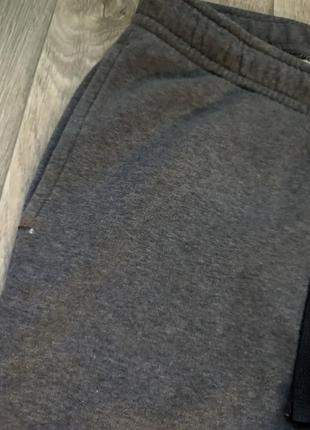 Широкие брюки nike темно серые размер м7 фото