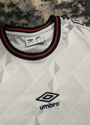 Футбольная футболка umbro x carling4 фото